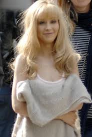 Christina Aguilera no clothes