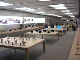 First Official Apple Store In