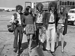 Creams original material.