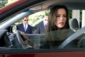 Kate Beckinsale no clothes