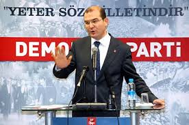'EVET' diyen S�leyman Soylu DP'den ihra� edildi