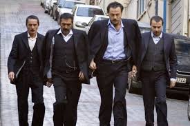 http://t1.gstatic.com/images?q=tbn:6_wVbiS_E2fISM:http://www.yeniresimler.net/data/media/130/Esref_Saati_dizi_nl.jpg
