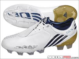 messi - صفحة 4 G18656_Adidas_F30_i_TRX_FG_Messi_White_with_Navy_and_Gold_zm