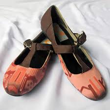 Membangun Bisnis Toko Sepatu Online | BisnisUKM.com