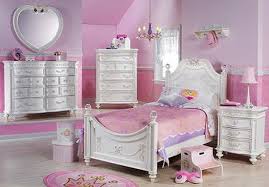 Divine Design Girls Bedroom Ideas with White Wooden Trundle Bed ...