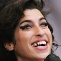 Amy Winehouse: Keine Tournee mit Zahnlücke « dental!fe