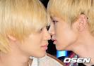 [사진]태민-키,`소근소근 귓속말