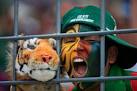 Shakib 49, Mushfiqur 46*)