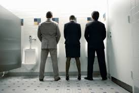2 Jamban Bersebelahan dan Desain Toilet 'Nggak Banget' Lainnya