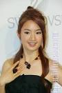 偶像藝人林依晨以繽紛色系的2009