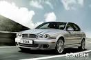 voiture dans un champ