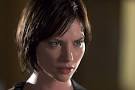 Capelli scuri. Ma anche Rachel Weisz, credo^^
