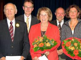 Marcus Stiehl, Charlotte Müller-Hildner und Doris Ruch (vorne von links) scheiden aus dem VIB-Vorstand aus. Foto: Ingeborg Grziwa