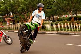 Menikmati Atraksi Motor di Taman Mini. | Dian Kelana
