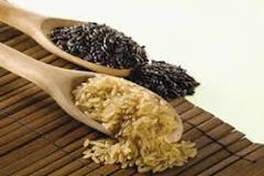 Arroz preto ou integral: qual a melhor pedida? - Brasil Escola