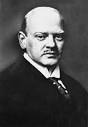 GUSTAV STRESEMANN: text, images, music, video | Glogster EDU ...