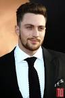 Nombres y personajes para tus historias. - Aaron Taylor-Johnson.