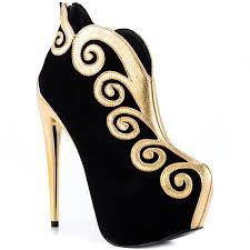 Black wedding shoes for your darkest fantasies | Offbeat Bride