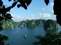 La baie d’Halong, a bord d’une jonque traditionnelle (2 Jours)