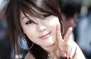 hwang mi hee v-sign