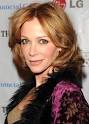 Lauren Holly was born in 1963 in Briston, Pa. She went to Sarah Lawrence ... - 1251325010_lauren_holly_290x402