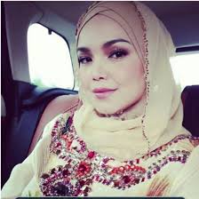 hijab looks - global variety on Pinterest | Islamic Fashion ...