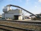 mixes the raw materials of - via Daymix