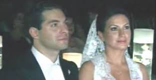 La conductora Mónica Escamilla dio el sí este sábado a su amado Edmundo Almaguer y en la boda se reunieron personalidades de los medios de comunicación y la ... - moni-escamilla