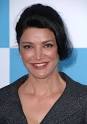 The birth name was Shohreh Vaziri-Tabar. The height is 165cm. - shohreh-aghdashloo-191072