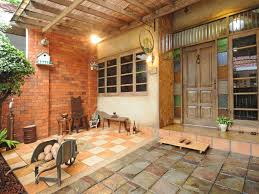 Warna Keramik Selang-seling di Teras Rumah - iDEA Online