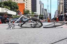 Ciclista que perdeu o bra&ccedil;o em acidente na av. Paulista passa por ...