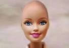 Barbie belle et chauve