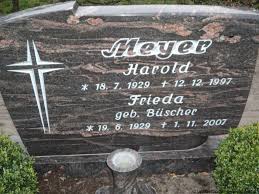 Grab von Frieda Meyer (geb. Büscher) (19.06.1929-01.11.2007), Friedhof Hatshausen-Kirche