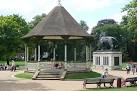 the two central feature sof this popular urban park. - via Daymix