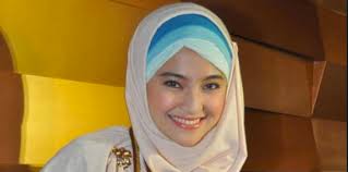 Tutorial: Tips Memilih Hijab Sesuai Dengan Bentuk Wajah