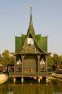 Buddhist Temple Built from Beer Bottles : TreeHugger