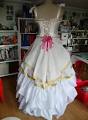 Costume de Marie Antoinette en taffetas, août 2011 - via Daymix