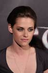 Kristen Stewart's loose low