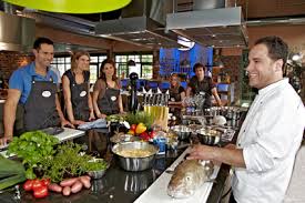 Unser Spitzenkoch Athanasios Angeloussis und sein Team beraten Sie gern, was und wie viele Gänge Sie gemeinsam kochen.