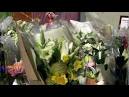 Steve Jobs dies: Tokyo Apple store prays for the tech visionary ...