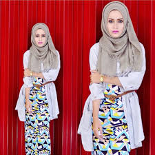 Busana Muslim Trendy - Hijab Style: Padu Padan Busana Bermotif Ala ...