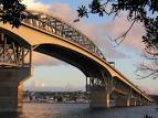 File:Auckland Harbour Bridge With Flag.jpg - Wikipedia, the free ...
