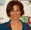 http://upload.wikimedia.org/wikipedia/commons/thumb/d/dd/Sigourney_Weaver_by_David_Shankbone.jpg/220px-Sigourney_Weaver_by_David_Shankbone.jpg