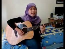 Ayu Videlia Price tag Main Gitar di Kamar - YouTube