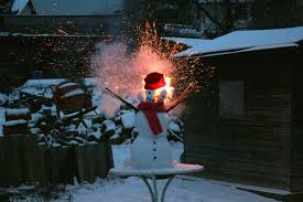 Advent Advent ein Schneemann wird gesprengt... von Evelyne Görlinger