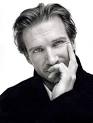 http://1.bp.blogspot.com/_Ne5Lb2SiFHg/SYCmXUnFzxI/AAAAAAAAa8s/tZPi5w5G2-o/s400/Ralph-Fiennes-2.jpg