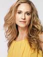 http://upload.wikimedia.org/wikipedia/commons/thumb/c/ca/HollyHunter.jpg/220px-HollyHunter.jpg