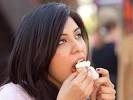 Evelyn Leon of Costa Mesa finds joy at the Sugar Rush cupcake extravaganza ... - lfwds9-b78751646z.120110131092501000g9at29ij.1