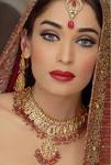 mampu. eyeliner, blusher,