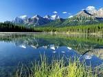 Desktop Wallpaper > Life > Nature > Herbert Lake and Bow Range ...